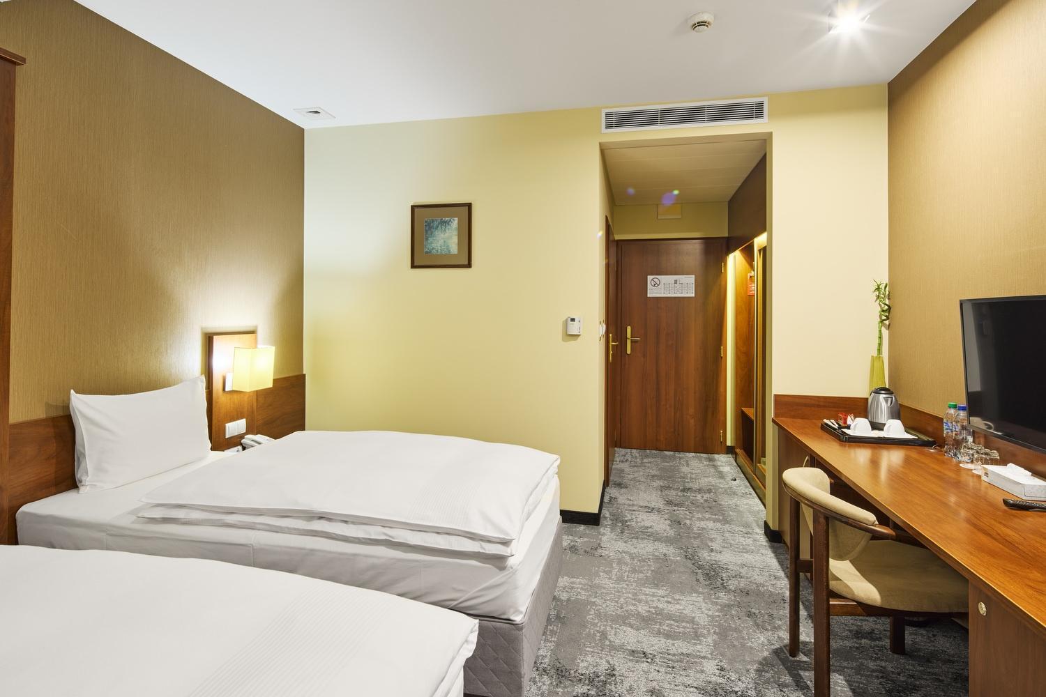 Hotel Na Polboru Sieradz Exterior photo